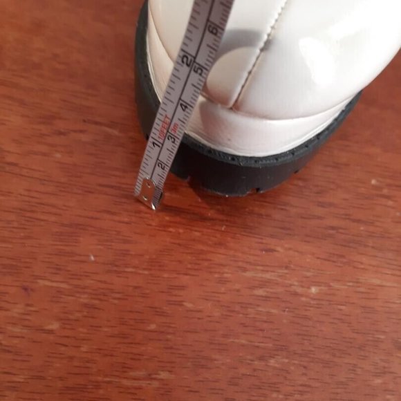 WildDiva PU Leather Block Heel Boot Side Zipper White Size 9 Worn Once - Picture 8 of 11